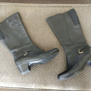 Clarks boots 9